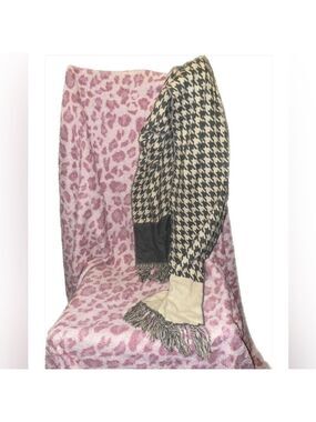 HOUNDSTOOTH Scarf print gray off white CHARMING Charlie